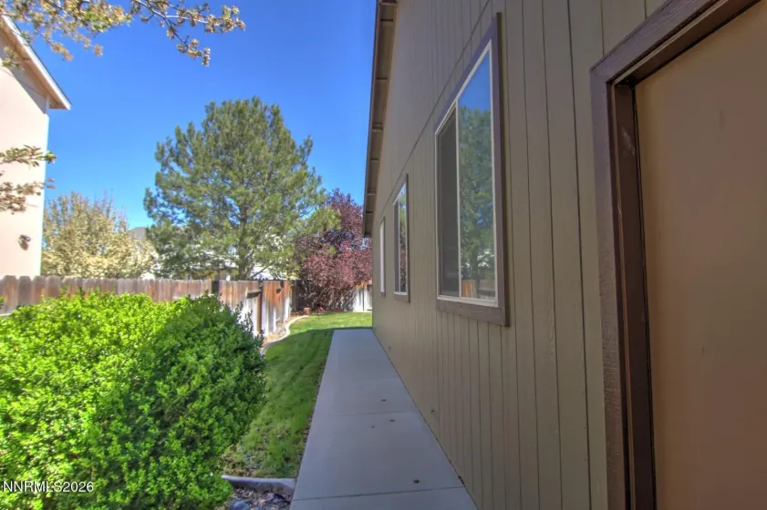 5154 Lorenzo, Sparks, Nevada 89436, 4 Bedrooms Bedrooms, ,2 BathroomsBathrooms,Residential,Residential,Lorenzo,260004059