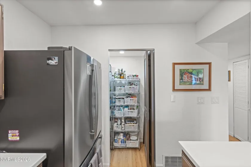 524 Island, Reno, Nevada 89501, 2 Bedrooms Bedrooms, ,2 BathroomsBathrooms,Residential,Residential,Island,260004061