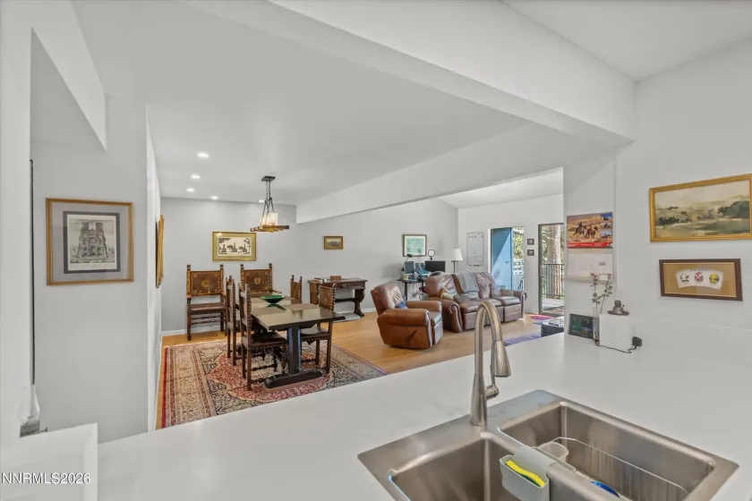 524 Island, Reno, Nevada 89501, 2 Bedrooms Bedrooms, ,2 BathroomsBathrooms,Residential,Residential,Island,260004061