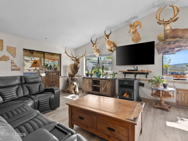 5500 Peak, Reno, Nevada 89510, 4 Bedrooms Bedrooms, ,2 BathroomsBathrooms,Residential,Residential,Peak,260004067