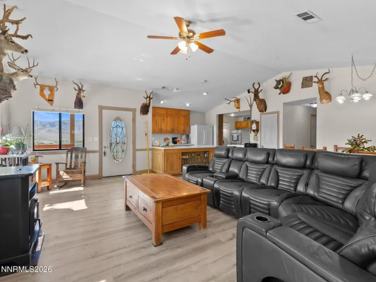 5500 Peak, Reno, Nevada 89510, 4 Bedrooms Bedrooms, ,2 BathroomsBathrooms,Residential,Residential,Peak,260004067