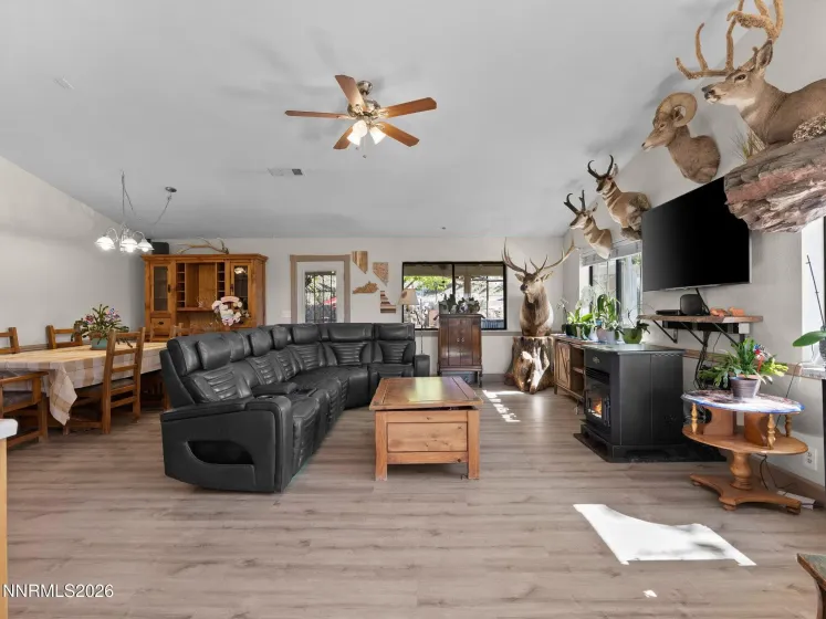 5500 Peak, Reno, Nevada 89510, 4 Bedrooms Bedrooms, ,2 BathroomsBathrooms,Residential,Residential,Peak,260004067