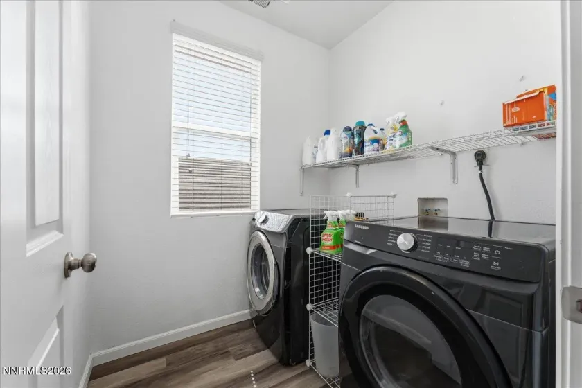 7475 Earlsmoore, Sparks, Nevada 89436, 4 Bedrooms Bedrooms, ,3 BathroomsBathrooms,Residential,Residential,Earlsmoore,260004072