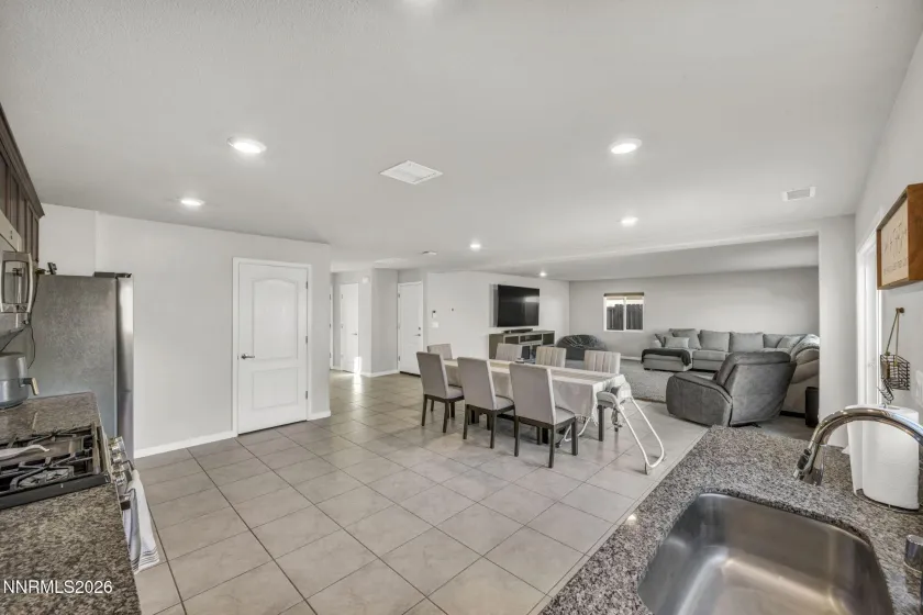 8850 Finnsech, Reno, Nevada 89506, 3 Bedrooms Bedrooms, ,3 BathroomsBathrooms,Residential,Residential,Finnsech,260004079