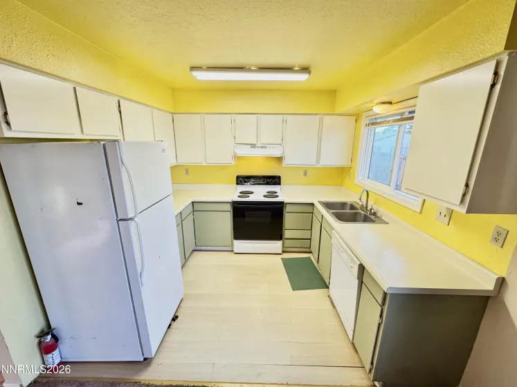 6715 Peppermint, Reno, Nevada 89506, 2 Bedrooms Bedrooms, ,2 BathroomsBathrooms,Residential,Residential,Peppermint,260003587