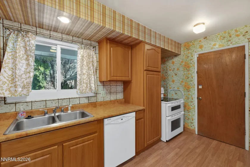 119 Devere, Sparks, Nevada 89431, 4 Bedrooms Bedrooms, ,2 BathroomsBathrooms,Residential,Residential,Devere,260004119