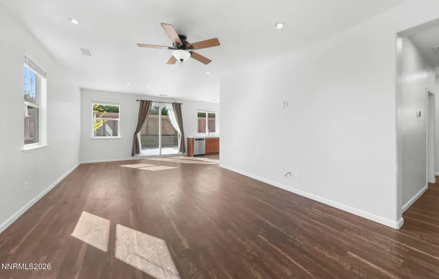 11760 Cervino, Reno, Nevada 89521, 3 Bedrooms Bedrooms, ,2 BathroomsBathrooms,Residential,Residential,Cervino,260004128