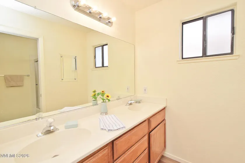 5712 Royal Vista, Reno, Nevada 89523, 5 Bedrooms Bedrooms, ,3 BathroomsBathrooms,Residential,Residential,Royal Vista,260004132