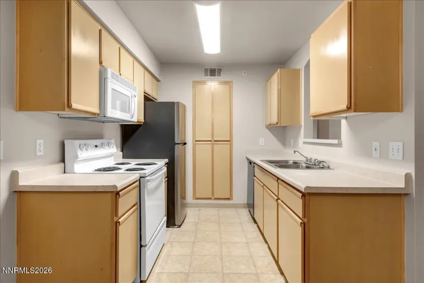 6850 Sharlands, Reno, Nevada 89523, 2 Bedrooms Bedrooms, ,2 BathroomsBathrooms,Residential,Residential,Sharlands,260004088