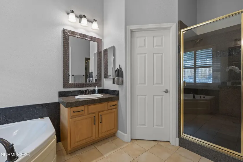 4814 Ramcreek, Reno, Nevada 89519, 3 Bedrooms Bedrooms, ,2 BathroomsBathrooms,Residential,Residential,Ramcreek,260004097