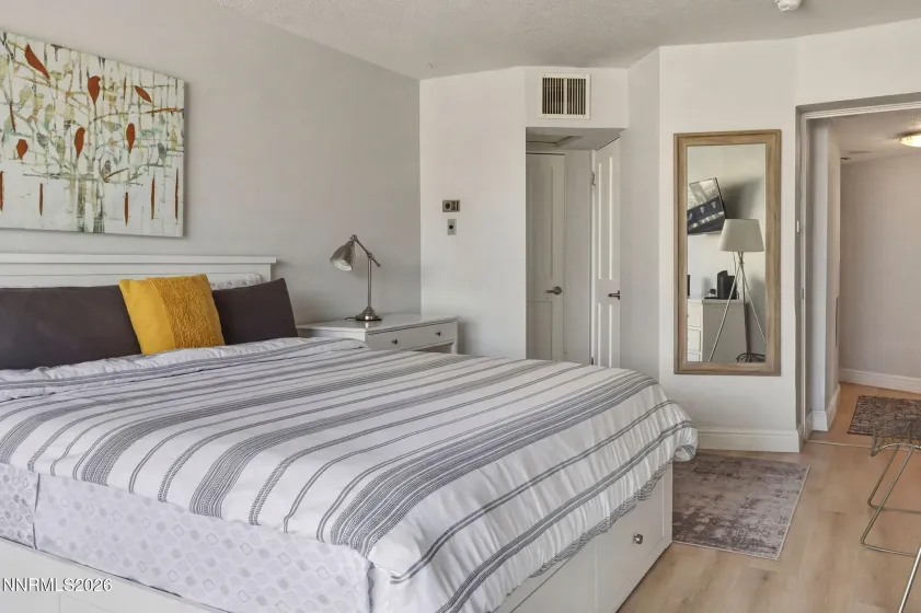 280 Island, Reno, Nevada 89501, 2 Bedrooms Bedrooms, ,2 BathroomsBathrooms,Residential,Residential,Island,260004101