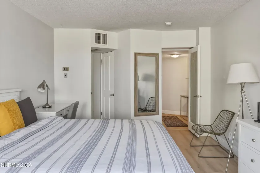 280 Island, Reno, Nevada 89501, 2 Bedrooms Bedrooms, ,2 BathroomsBathrooms,Residential,Residential,Island,260004101