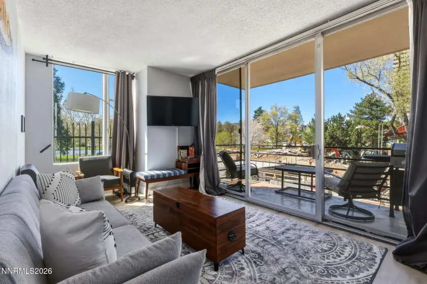 280 Island, Reno, Nevada 89501, 2 Bedrooms Bedrooms, ,2 BathroomsBathrooms,Residential,Residential,Island,260004101