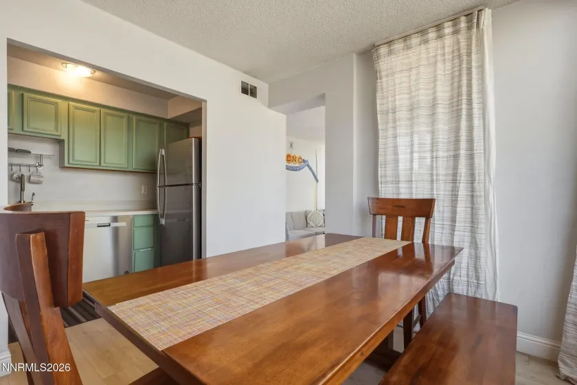 280 Island, Reno, Nevada 89501, 2 Bedrooms Bedrooms, ,2 BathroomsBathrooms,Residential,Residential,Island,260004101