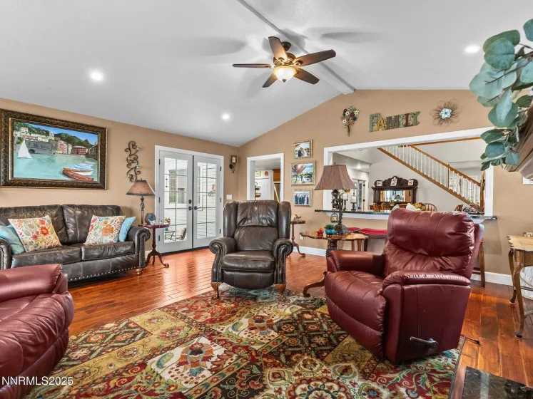 801 Larson, Coleville, California 96107, 4 Bedrooms Bedrooms, ,3 BathroomsBathrooms,Residential,Residential,Larson,260004104