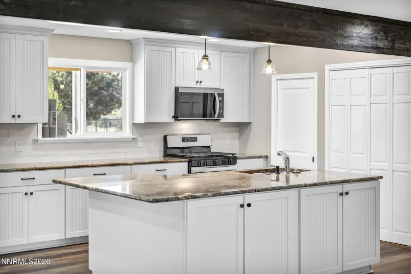 5500 Edmonds, Carson City, Nevada 89701, 4 Bedrooms Bedrooms, ,3 BathroomsBathrooms,Residential,Residential,Edmonds,260004105