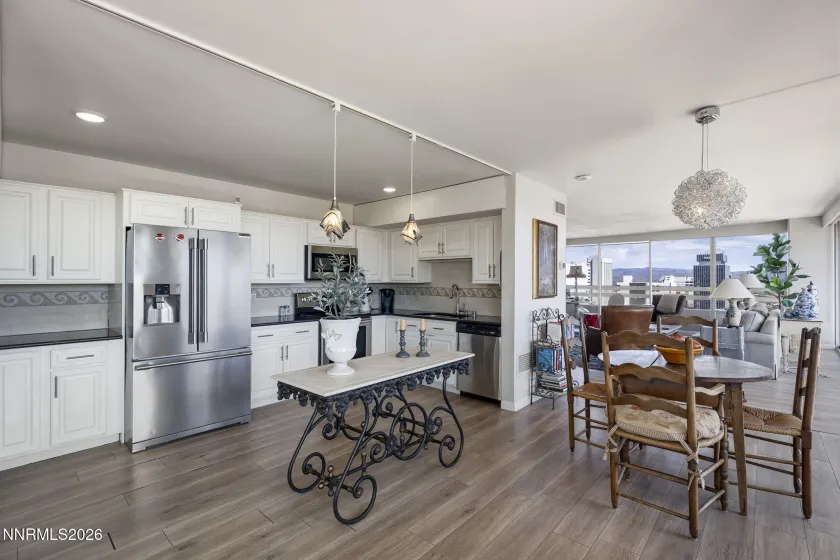 100 Arlington, Reno, Nevada 89501, 3 Bedrooms Bedrooms, ,3 BathroomsBathrooms,Residential,Residential,Arlington,260004107