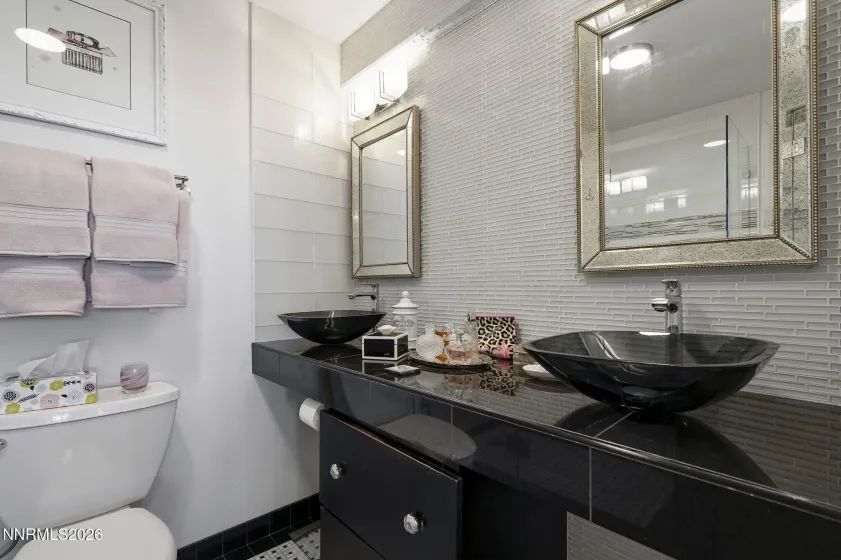 100 Arlington, Reno, Nevada 89501, 3 Bedrooms Bedrooms, ,3 BathroomsBathrooms,Residential,Residential,Arlington,260004107