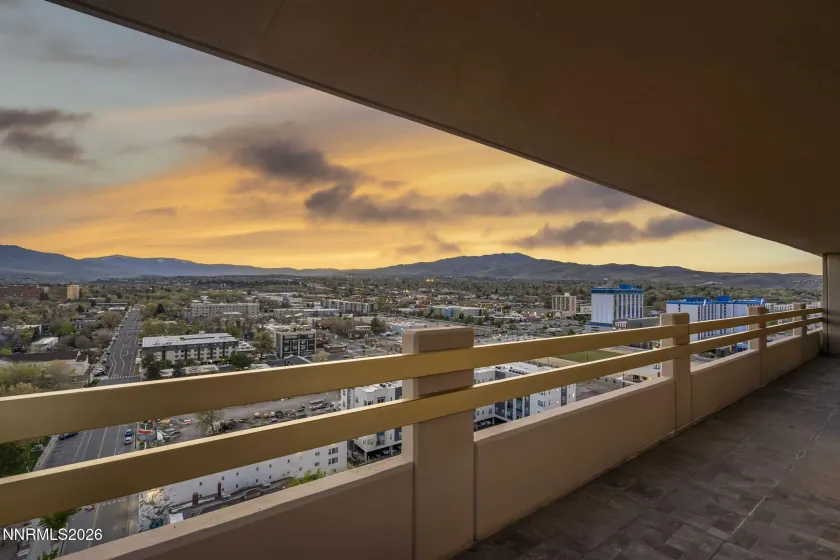 100 Arlington, Reno, Nevada 89501, 3 Bedrooms Bedrooms, ,3 BathroomsBathrooms,Residential,Residential,Arlington,260004107