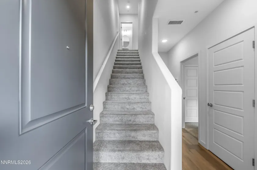 175 Rissone, Reno, Nevada 89503, 2 Bedrooms Bedrooms, ,4 BathroomsBathrooms,Residential,Residential,Rissone,260004111