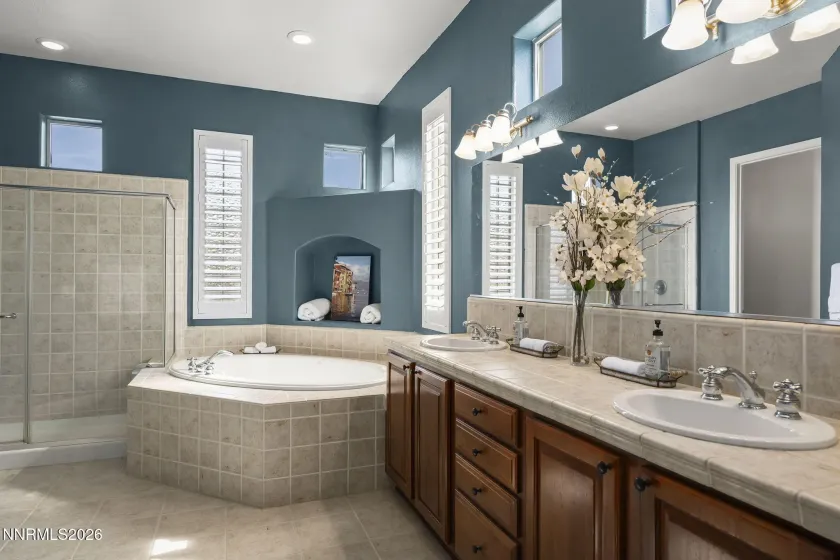 9900 Wilbur May, Reno, Nevada 89521, 3 Bedrooms Bedrooms, ,2 BathroomsBathrooms,Residential,Residential,Wilbur May,260004115