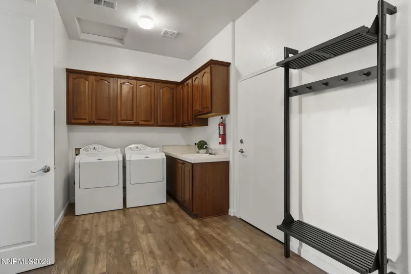 9900 Wilbur May, Reno, Nevada 89521, 3 Bedrooms Bedrooms, ,2 BathroomsBathrooms,Residential,Residential,Wilbur May,260004115