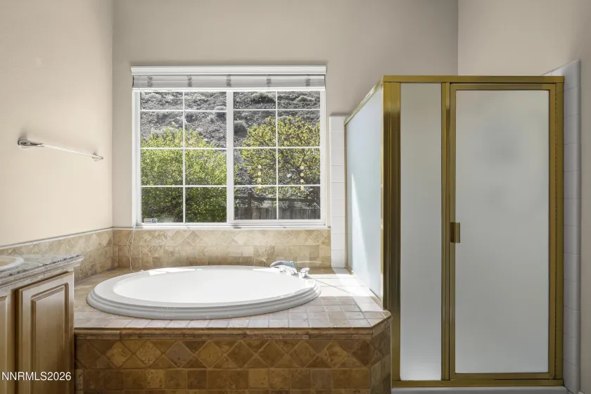 2815 Falcon Ridge, Sparks, Nevada 89436, 3 Bedrooms Bedrooms, ,2 BathroomsBathrooms,Residential,Residential,Falcon Ridge,260004114