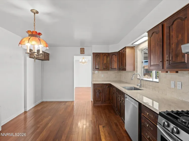 995 Bates, Reno, Nevada 89502, 2 Bedrooms Bedrooms, ,2 BathroomsBathrooms,Residential,Residential,Bates,260004139