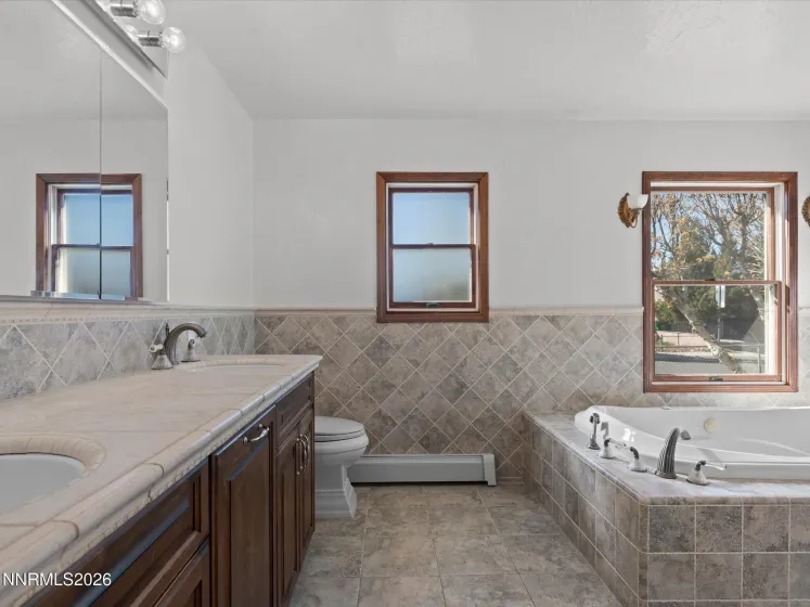 995 Bates, Reno, Nevada 89502, 2 Bedrooms Bedrooms, ,2 BathroomsBathrooms,Residential,Residential,Bates,260004139