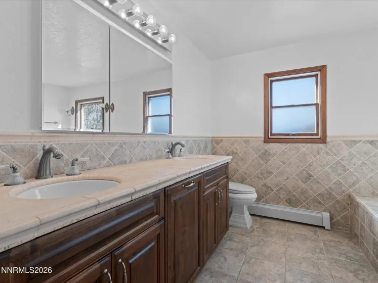 995 Bates, Reno, Nevada 89502, 2 Bedrooms Bedrooms, ,2 BathroomsBathrooms,Residential,Residential,Bates,260004139