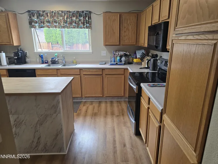 5932 Begonia, Sun Valley, Nevada 89433, 3 Bedrooms Bedrooms, ,2 BathroomsBathrooms,Residential,Residential,Begonia,260004144