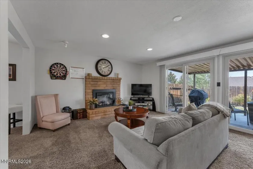 560 Peter, Reno, Nevada 89503, 4 Bedrooms Bedrooms, ,2 BathroomsBathrooms,Residential,Residential,Peter,260004146