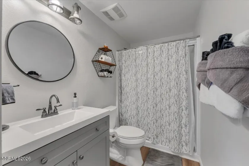 560 Peter, Reno, Nevada 89503, 4 Bedrooms Bedrooms, ,2 BathroomsBathrooms,Residential,Residential,Peter,260004146