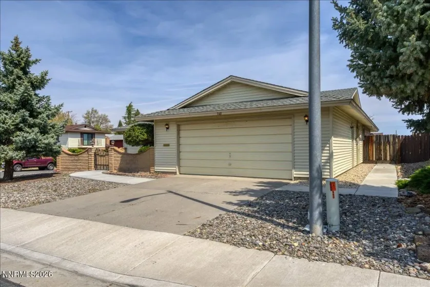 560 Peter, Reno, Nevada 89503, 4 Bedrooms Bedrooms, ,2 BathroomsBathrooms,Residential,Residential,Peter,260004146