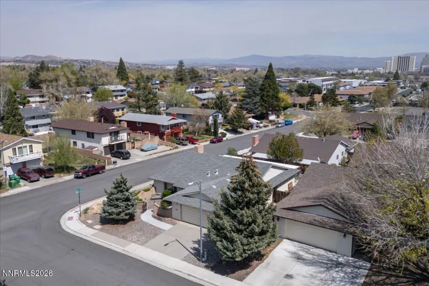 560 Peter, Reno, Nevada 89503, 4 Bedrooms Bedrooms, ,2 BathroomsBathrooms,Residential,Residential,Peter,260004146