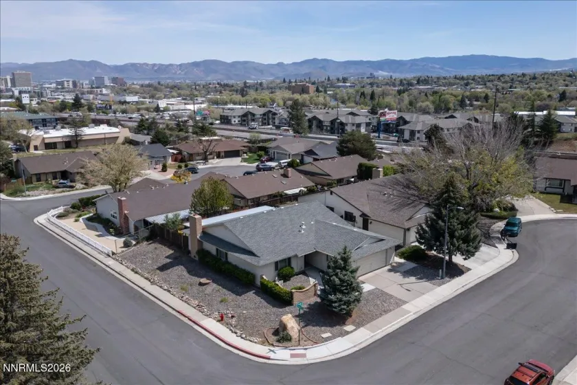 560 Peter, Reno, Nevada 89503, 4 Bedrooms Bedrooms, ,2 BathroomsBathrooms,Residential,Residential,Peter,260004146