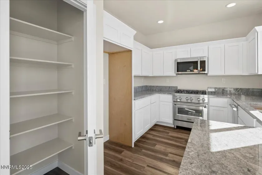 1160 Arrastra, Reno, Nevada 89512, 3 Bedrooms Bedrooms, ,3 BathroomsBathrooms,Residential,Residential,Arrastra,260004153