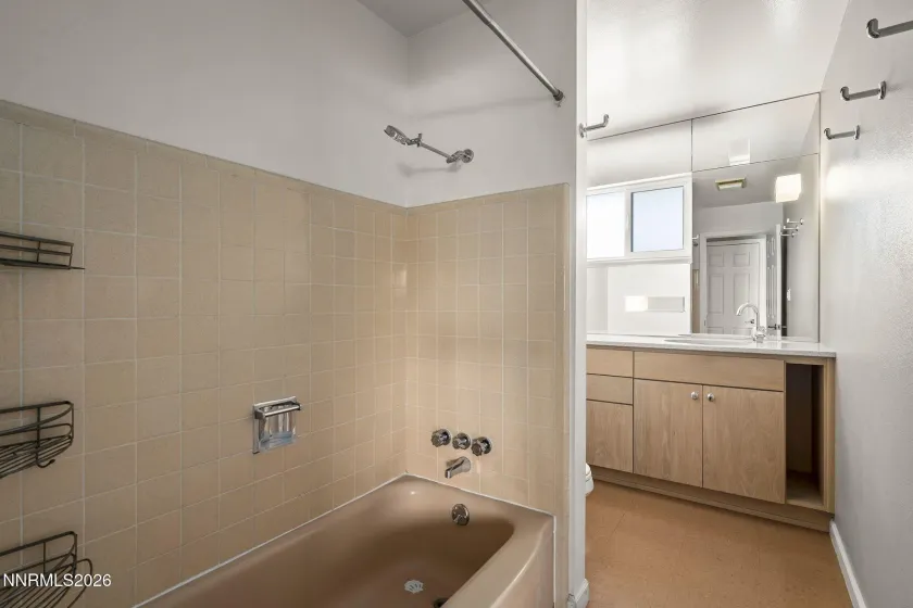 875 Montana, Reno, Nevada 89503, 3 Bedrooms Bedrooms, ,2 BathroomsBathrooms,Residential,Residential,Montana,260004157