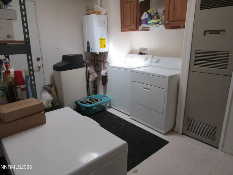 41 Bybee, Yerington, Nevada 89447, 3 Bedrooms Bedrooms, ,2 BathroomsBathrooms,Residential,Residential,Bybee,260004160