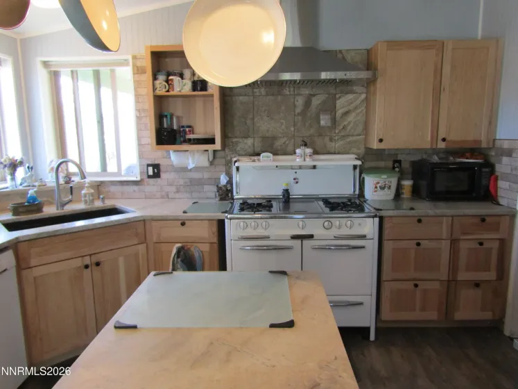 41 Bybee, Yerington, Nevada 89447, 3 Bedrooms Bedrooms, ,2 BathroomsBathrooms,Residential,Residential,Bybee,260004160