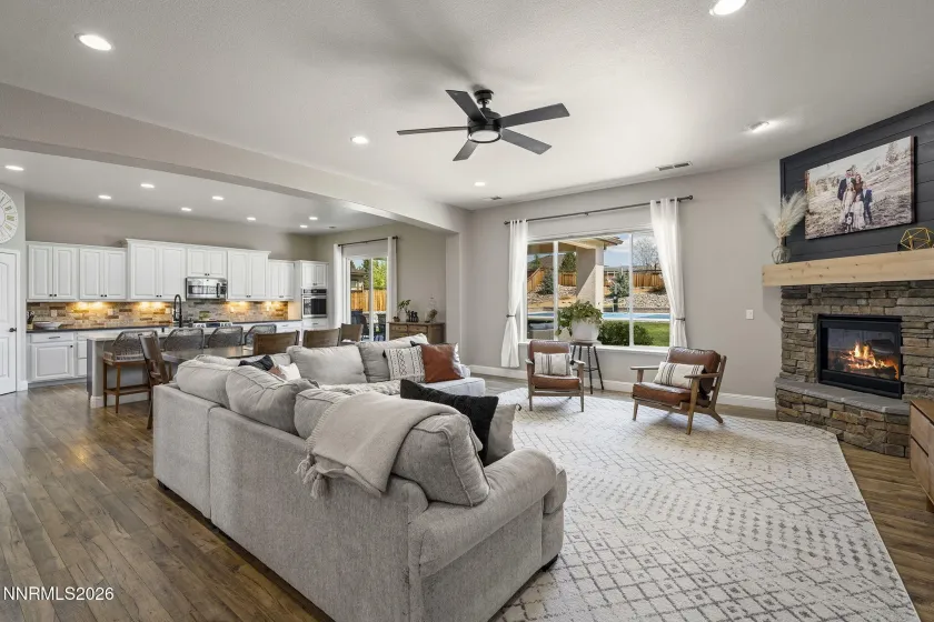 9910 Highball, Sparks, Nevada 89441, 5 Bedrooms Bedrooms, ,4 BathroomsBathrooms,Residential,Residential,Highball,260004162