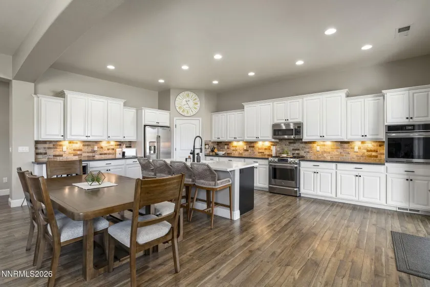 9910 Highball, Sparks, Nevada 89441, 5 Bedrooms Bedrooms, ,4 BathroomsBathrooms,Residential,Residential,Highball,260004162