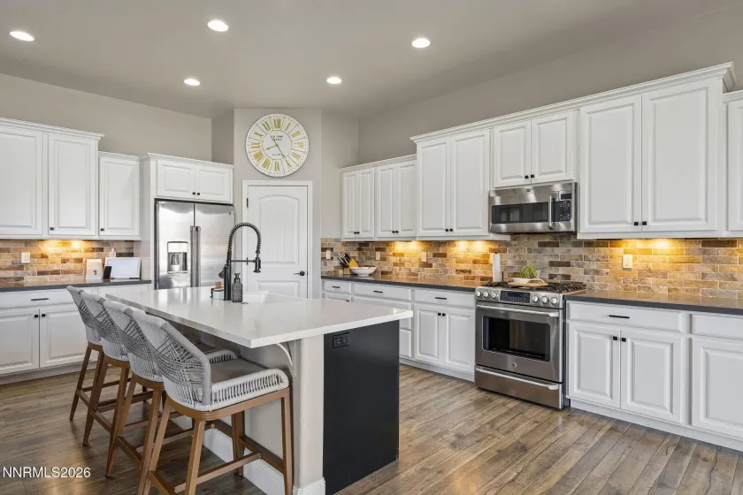 9910 Highball, Sparks, Nevada 89441, 5 Bedrooms Bedrooms, ,4 BathroomsBathrooms,Residential,Residential,Highball,260004162