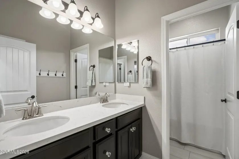 9910 Highball, Sparks, Nevada 89441, 5 Bedrooms Bedrooms, ,4 BathroomsBathrooms,Residential,Residential,Highball,260004162