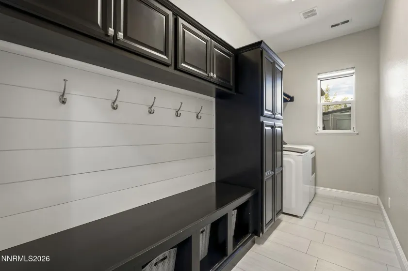 9910 Highball, Sparks, Nevada 89441, 5 Bedrooms Bedrooms, ,4 BathroomsBathrooms,Residential,Residential,Highball,260004162