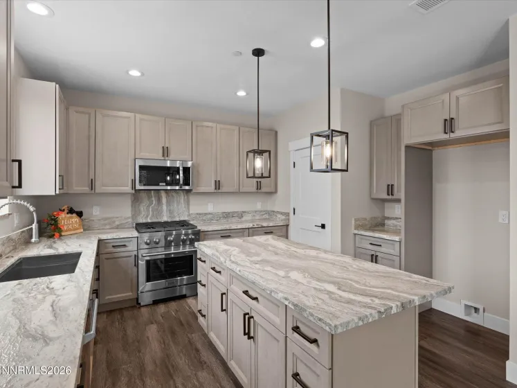 3638 Oakridge, Sparks, Nevada 89436, 4 Bedrooms Bedrooms, ,3 BathroomsBathrooms,Residential,Residential,Oakridge,0,260004166