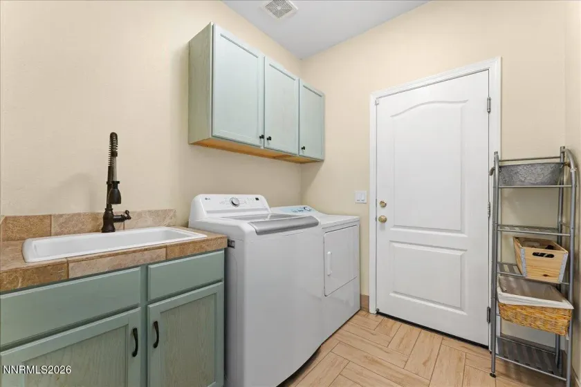 4930 Hidden Valley, Reno, Nevada 89502, 4 Bedrooms Bedrooms, ,2 BathroomsBathrooms,Residential,Residential,Hidden Valley,260004170