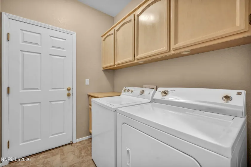 9390 Oakley, Reno, Nevada 89521, 3 Bedrooms Bedrooms, ,2 BathroomsBathrooms,Residential,Residential,Oakley,260004169