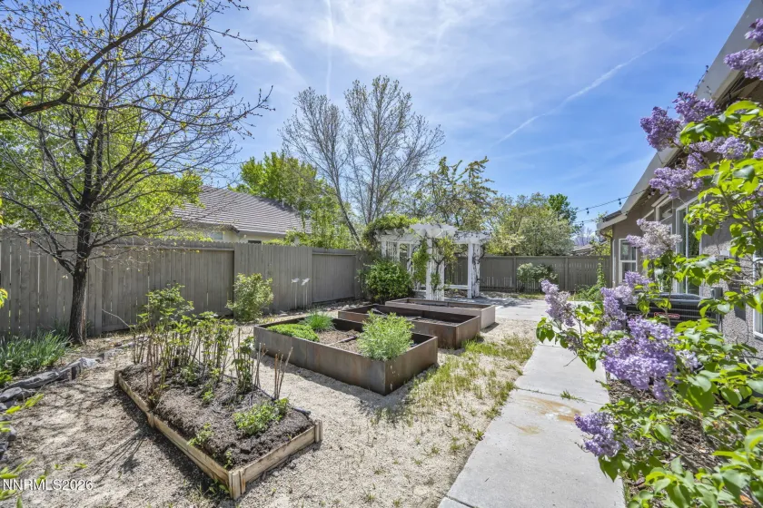 9390 Oakley, Reno, Nevada 89521, 3 Bedrooms Bedrooms, ,2 BathroomsBathrooms,Residential,Residential,Oakley,260004169