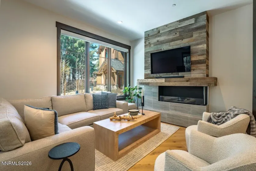 33 Beach Club, Stateline, Nevada 89449, 3 Bedrooms Bedrooms, ,2 BathroomsBathrooms,Residential,Residential,Beach Club,260004174